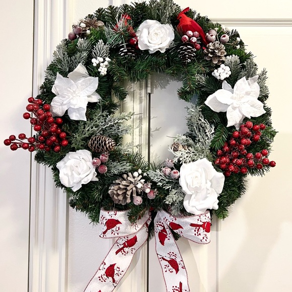 Christmas Wreath With Cardinals - Picture 3 of 4